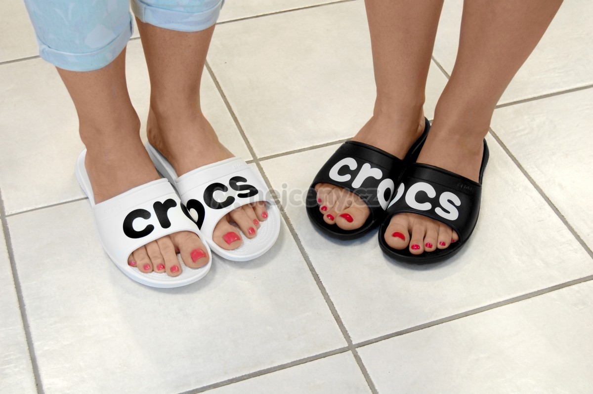 crocs graphic slide